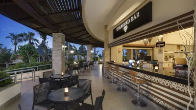 SAPHIR HOTEL-VILLAS Bars