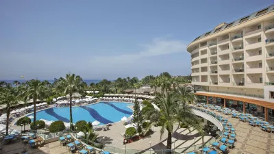 SAPHIR RESORT-SPA Pools & Beach