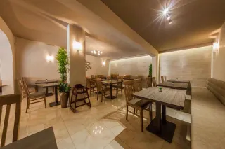 SARANTIS HOTEL Restaurants