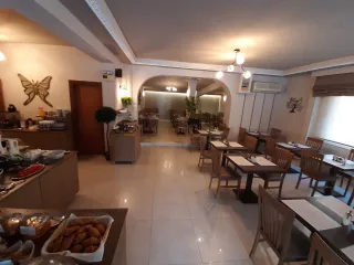SARANTIS HOTEL Restaurants