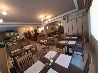 SARANTIS HOTEL Restaurants