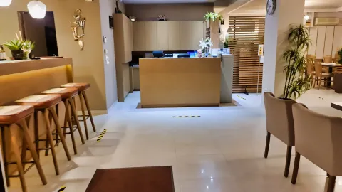 SARANTIS HOTEL Lobby