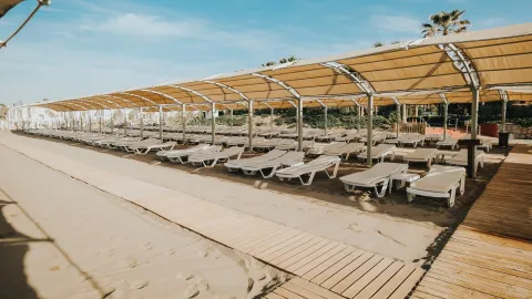 SATURN PALACE Pools & Beach