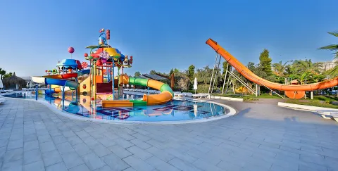 SATURN PALACE Pools & Beach