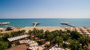SATURN PALACE Pools & Beach
