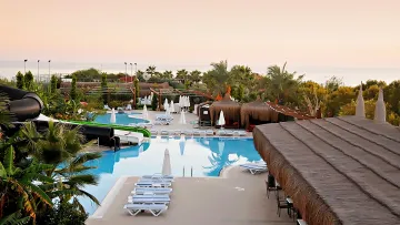 SATURN PALACE Pools & Beach