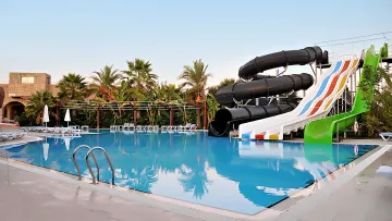 SATURN PALACE Pools & Beach