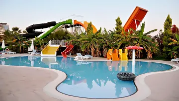 SATURN PALACE Pools & Beach
