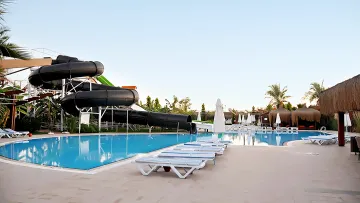SATURN PALACE Pools & Beach