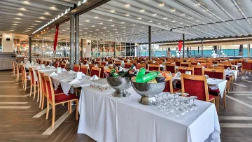 SATURN PALACE Restaurants