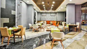 SATURN PALACE Restaurants