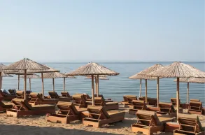 SEA COAST RESORT Pools & Beach
