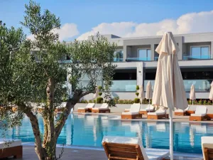 SEA COAST RESORT Pools & Beach