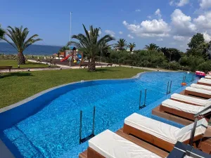 SEA COAST RESORT Pools & Beach
