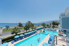 SEA LIFE FAMILY RESORT Pools & Beach