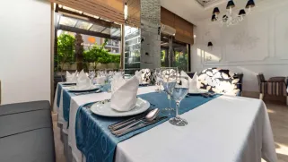SEAMELIA BEACH RESORT Restaurants
