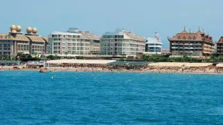 SEAMELIA BEACH RESORT Pools & Beach
