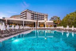 SEAPHORIA BEACH RESORT Pools & Beach