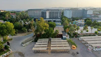 SEAPHORIA BEACH RESORT Pools & Beach