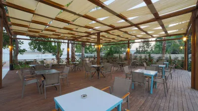 SEAPHORIA BEACH RESORT Restaurants