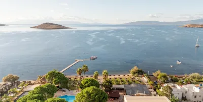 SEASIDE BEACH CLUB Pools & Beach