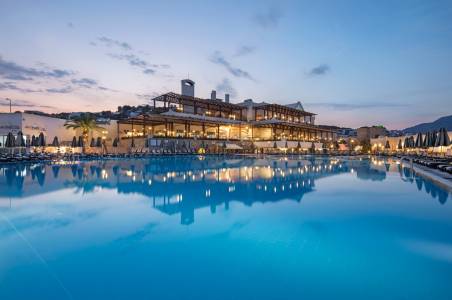 SELECTUM COLOURS BODRUM Pools & Beach