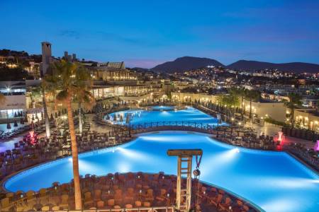 SELECTUM COLOURS BODRUM Pools & Beach