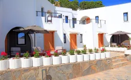 SENSES HOTEL 14+ Bars