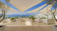 BELLAZURE HOTEL Bars