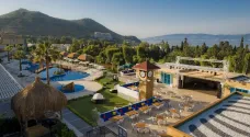 BELLAZURE HOTEL Pools & Beach