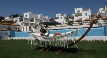 BELLAZURE HOTEL Pools & Beach