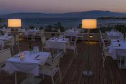 BELLAZURE HOTEL Restaurants