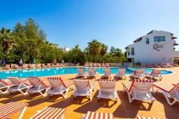 SENTINUS BEACH HOTEL Pools & Beach