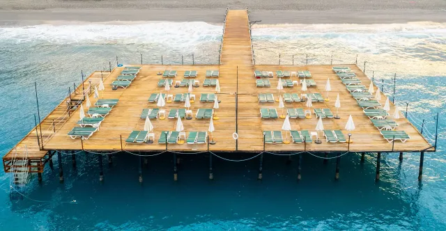 SENZA GRAND SANTANA Pools & Beach