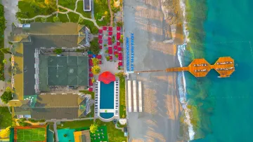 SENZA SUNSET BEACH HOTEL Pools & Beach