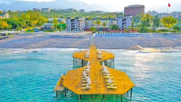 SENZA SUNSET BEACH HOTEL Pools & Beach