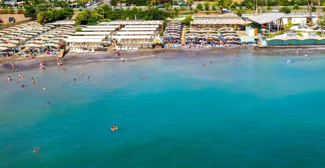SENZA THE INN RESORT-SPA Pools & Beach