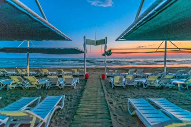SERENIS SIDE HOTEL Pools & Beach