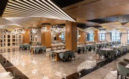 SERENITY QUEEN HOTEL Restaurants