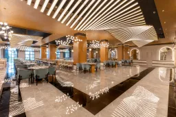 SERENITY QUEEN HOTEL Restaurants