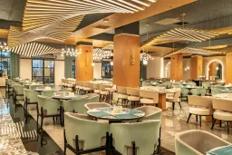 SERENITY QUEEN HOTEL Restaurants