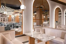 SERENITY QUEEN HOTEL Restaurants