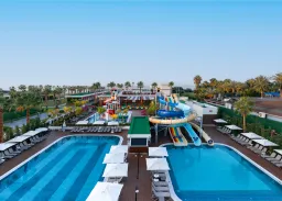 SERENITY QUEEN HOTEL Pools & Beach