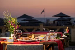 SERENITY QUEEN HOTEL Restaurants