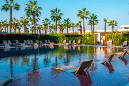 SERENITY QUEEN HOTEL Pools & Beach