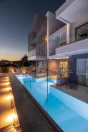 SERENITY SUITES Pools & Beach
