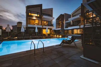 SERENITY SUITES Pools & Beach