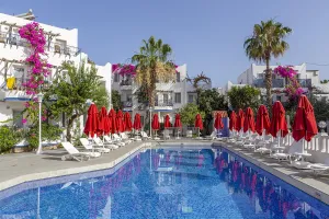 SERHAN HOTEL Pools & Beach