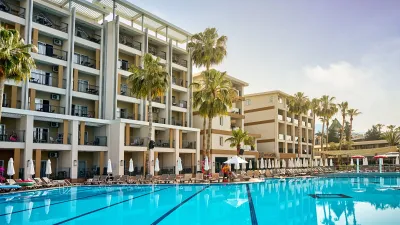 SEVEN SEAS PALMERAS BAY Pools & Beach