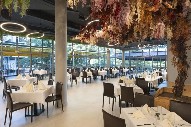 SH DOLCE MARE Restaurants
